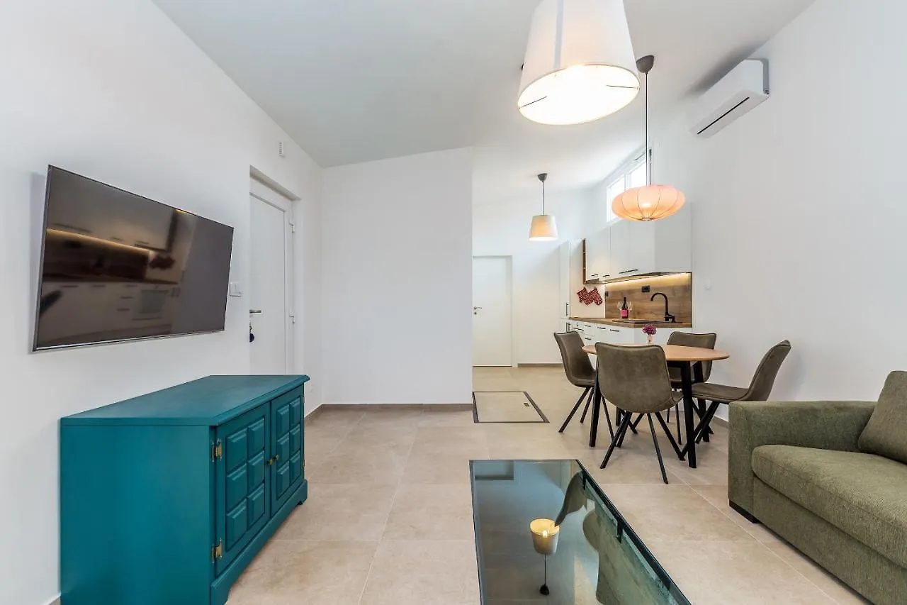 Holiday House Summer Breeze Villa Pinezici